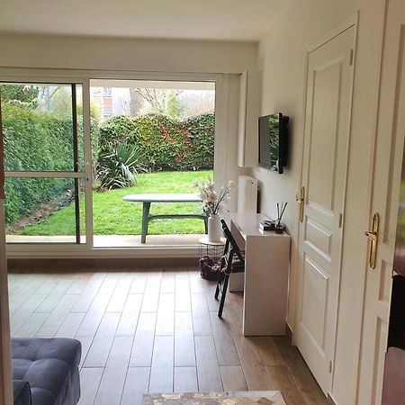 Appartement Avec Jardin Prive - 2 A 4 Voyageur Chaville Exterior foto