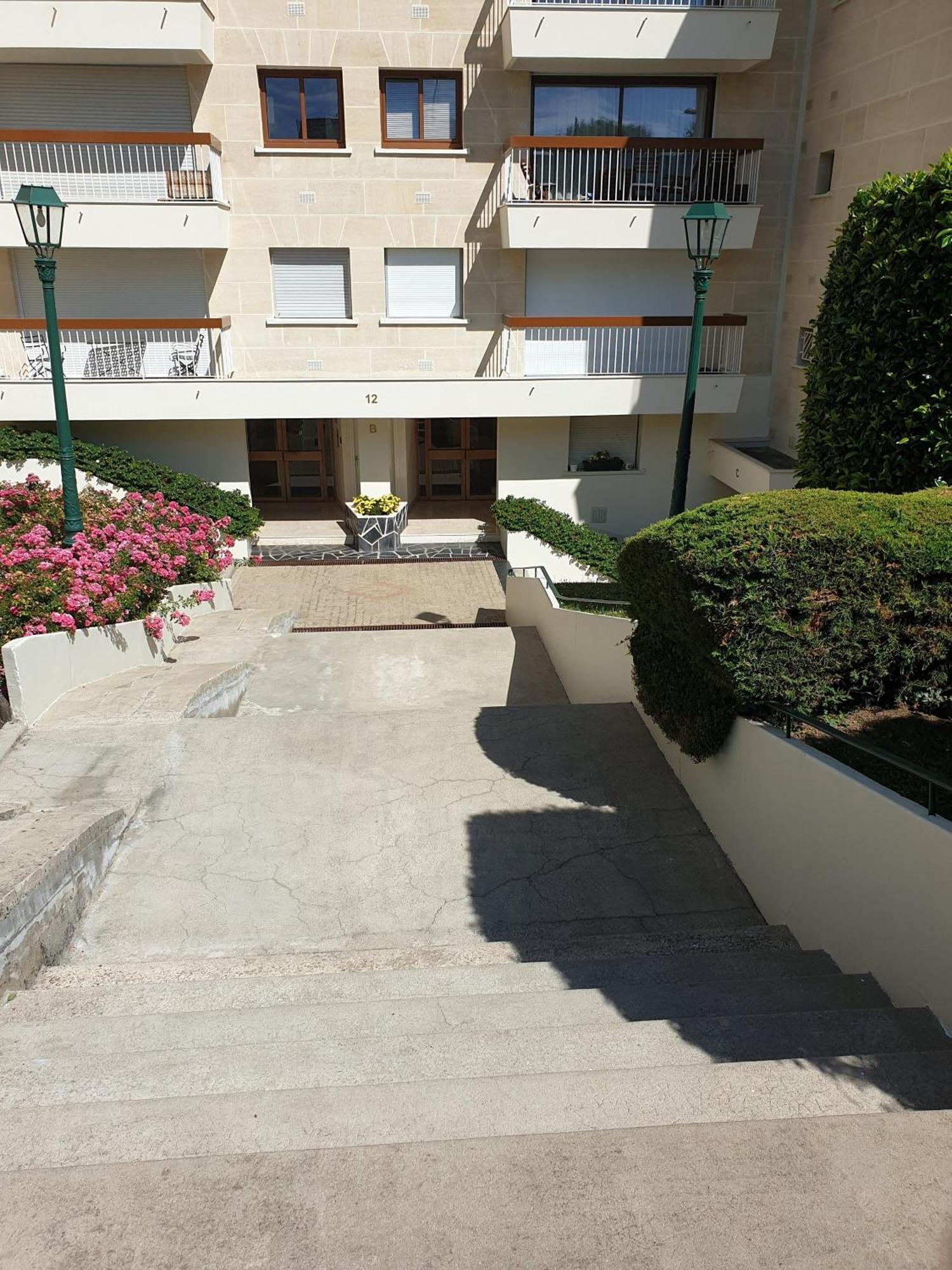 Appartement Avec Jardin Prive - 2 A 4 Voyageur Chaville Exterior foto
